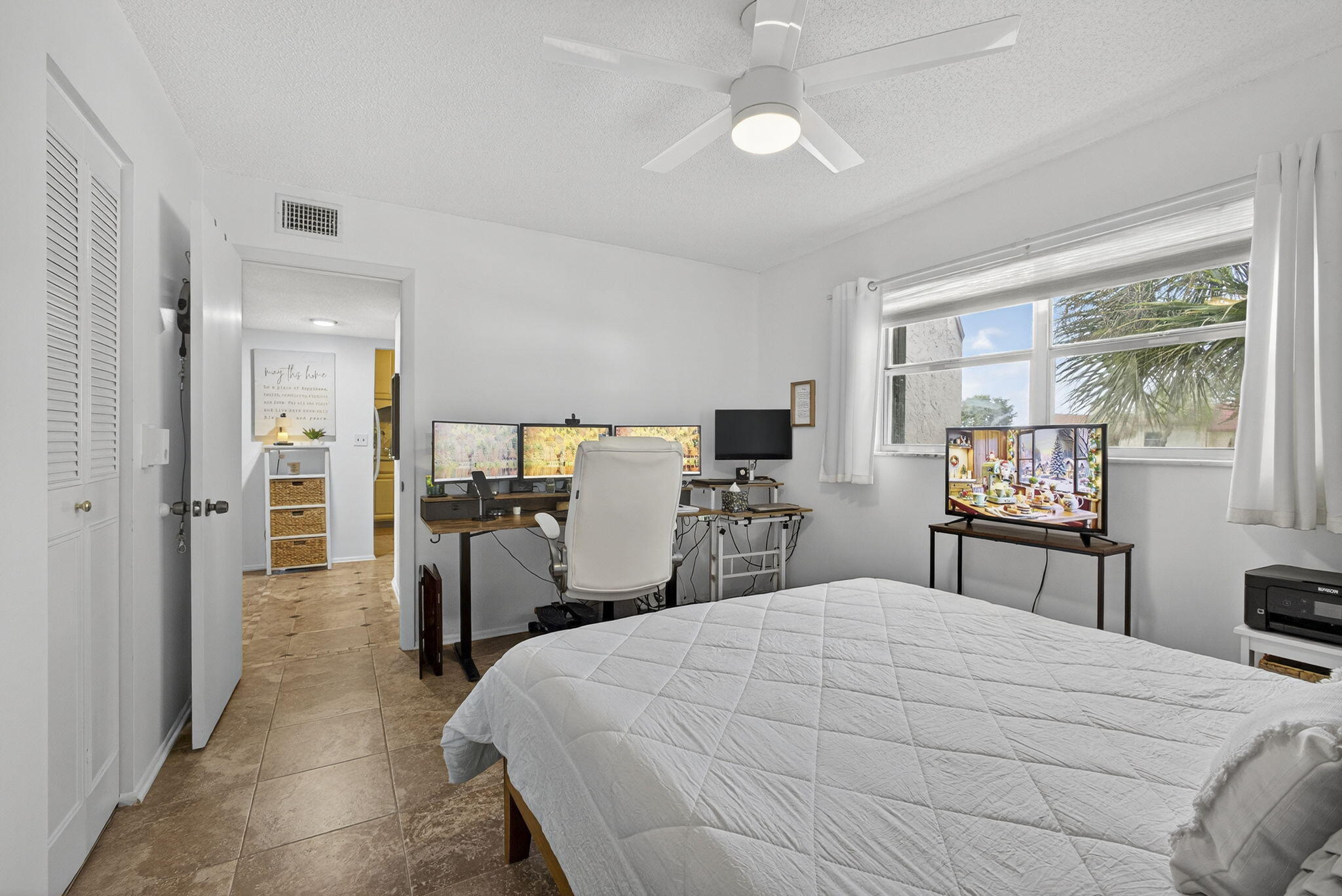 GOLDEN LAKES VILLAGE COND - Residential