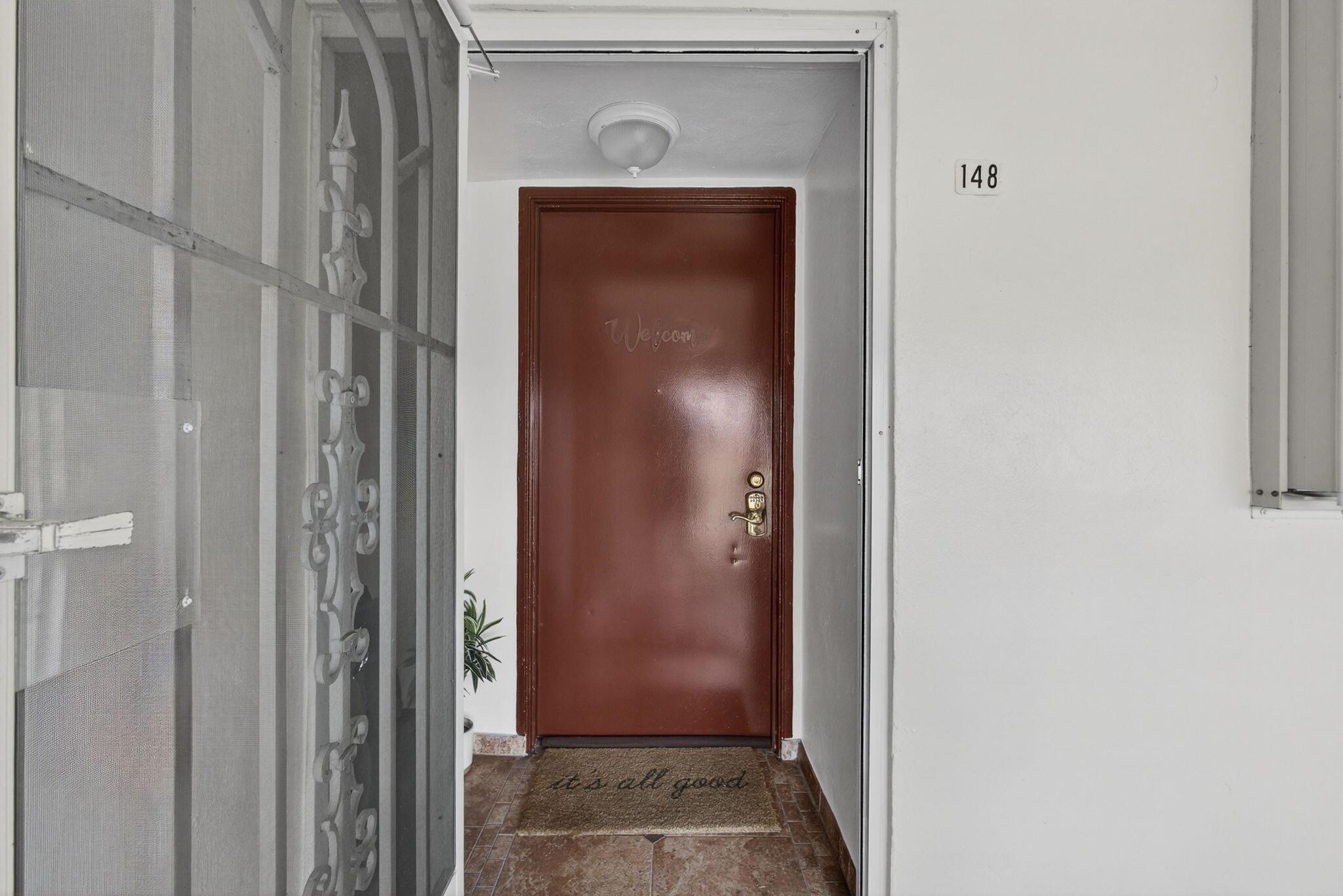 GOLDEN LAKES VILLAGE COND - Residential