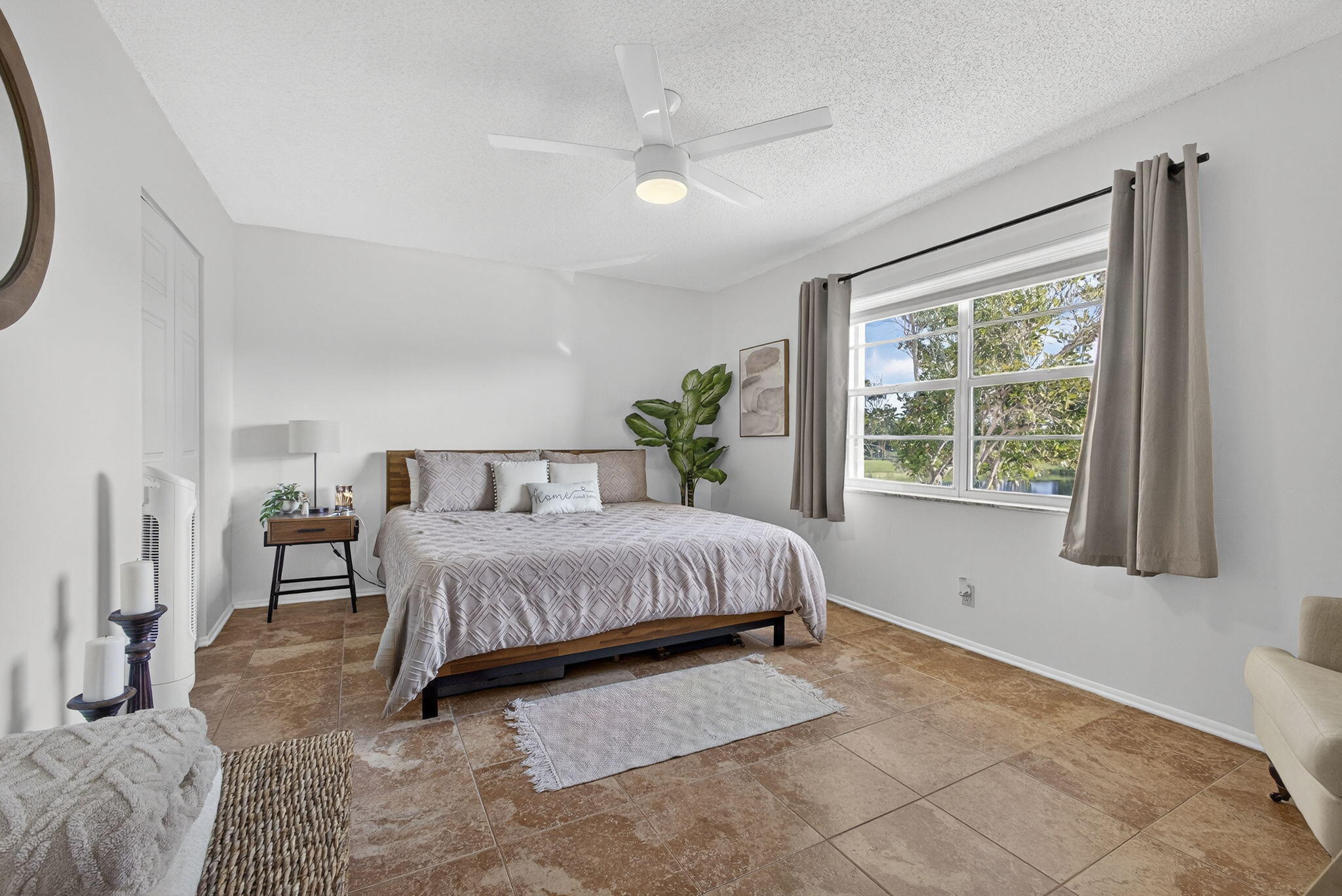 GOLDEN LAKES VILLAGE COND - Residential