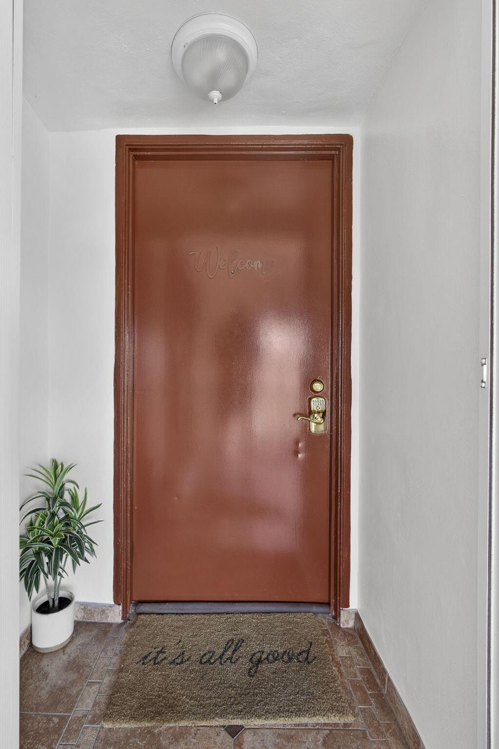 GOLDEN LAKES VILLAGE COND - Residential