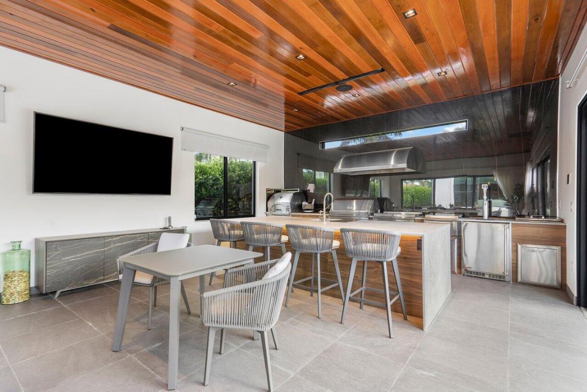 THE OAKS AT BOCA RATON - Residential