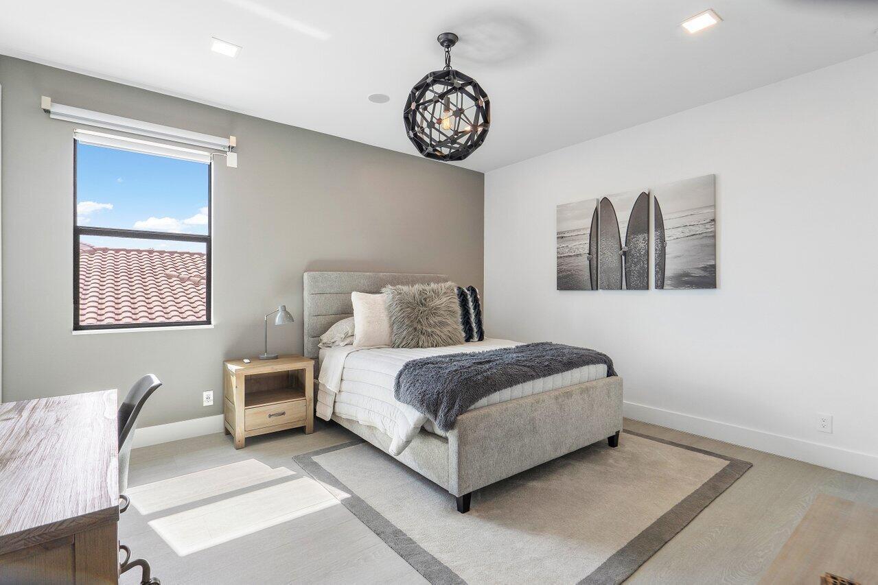 THE OAKS AT BOCA RATON - Residential