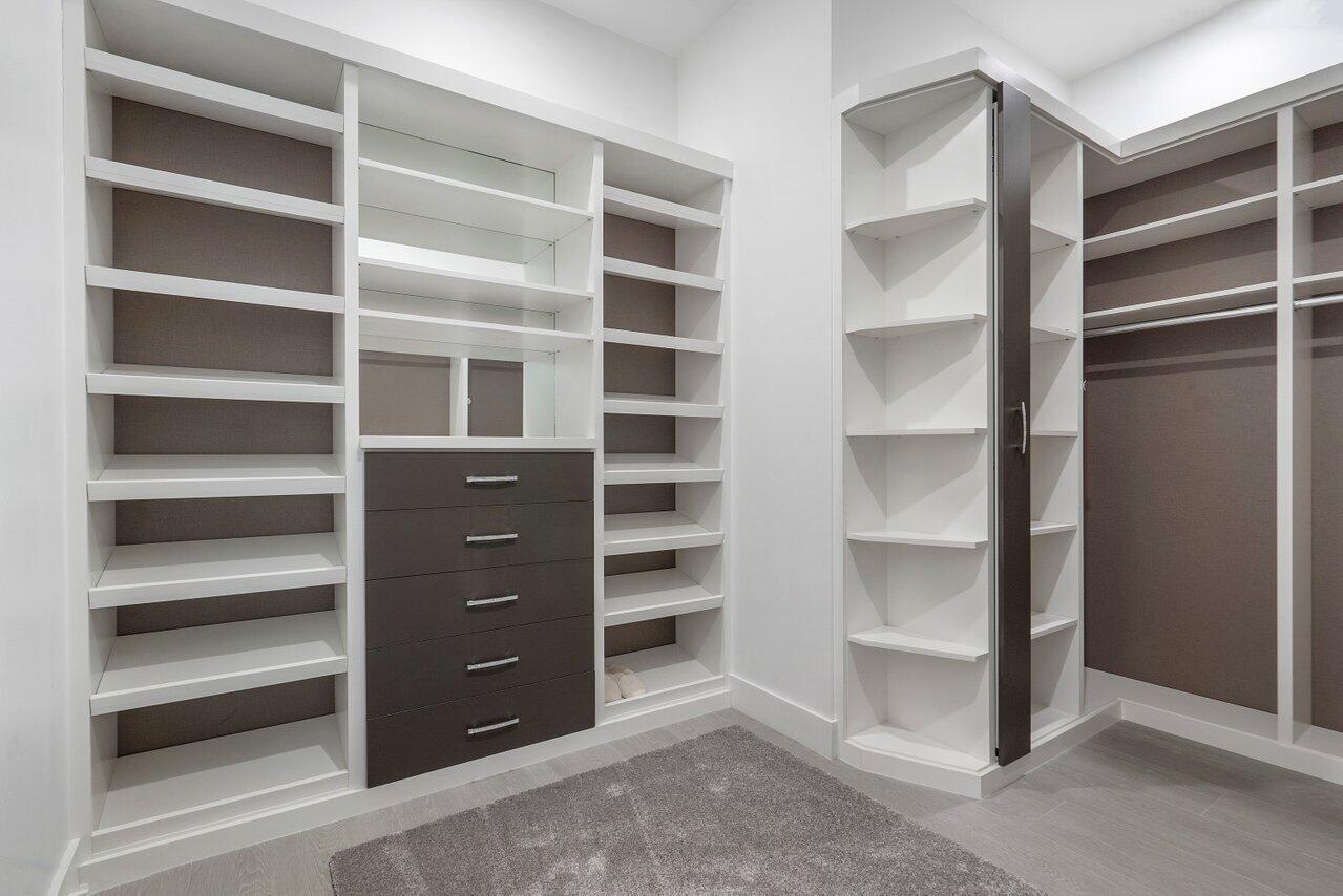 THE OAKS AT BOCA RATON - Residential