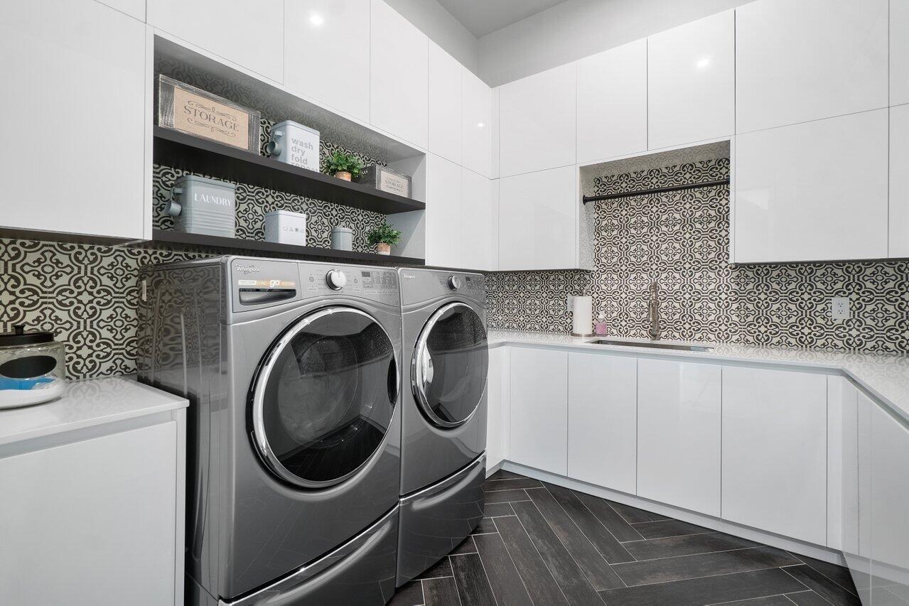 THE OAKS AT BOCA RATON - Residential