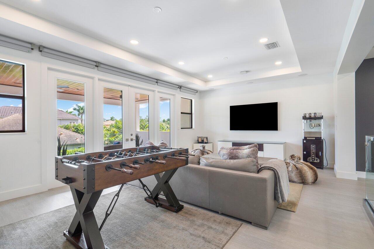 THE OAKS AT BOCA RATON - Residential