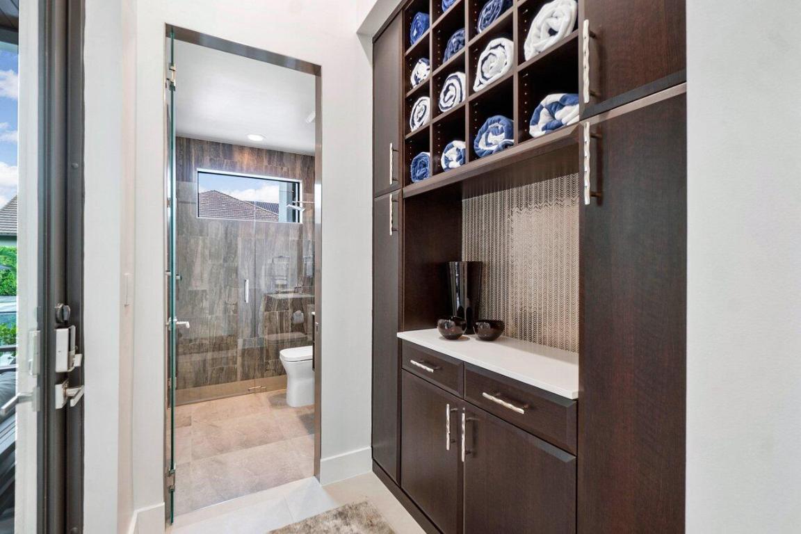 THE OAKS AT BOCA RATON - Residential