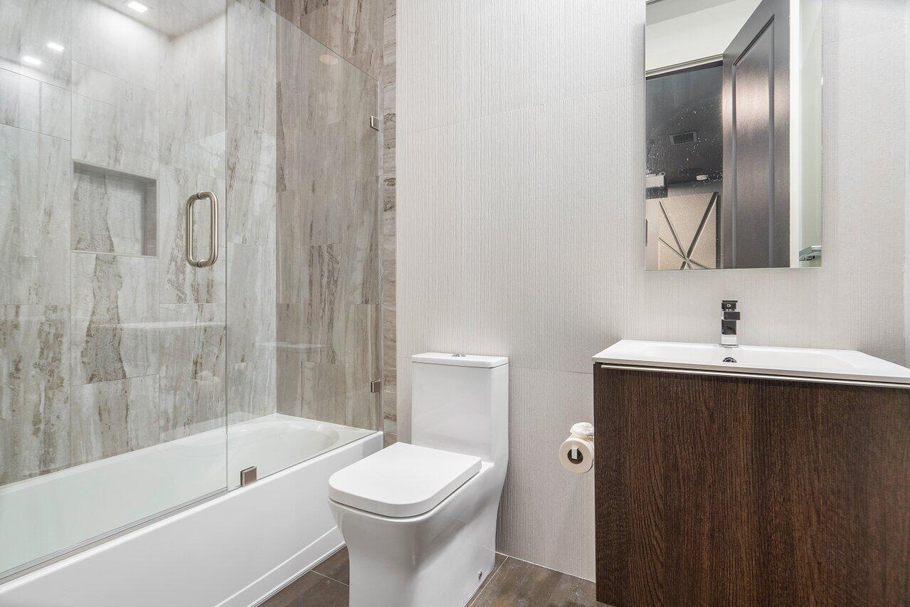 THE OAKS AT BOCA RATON - Residential