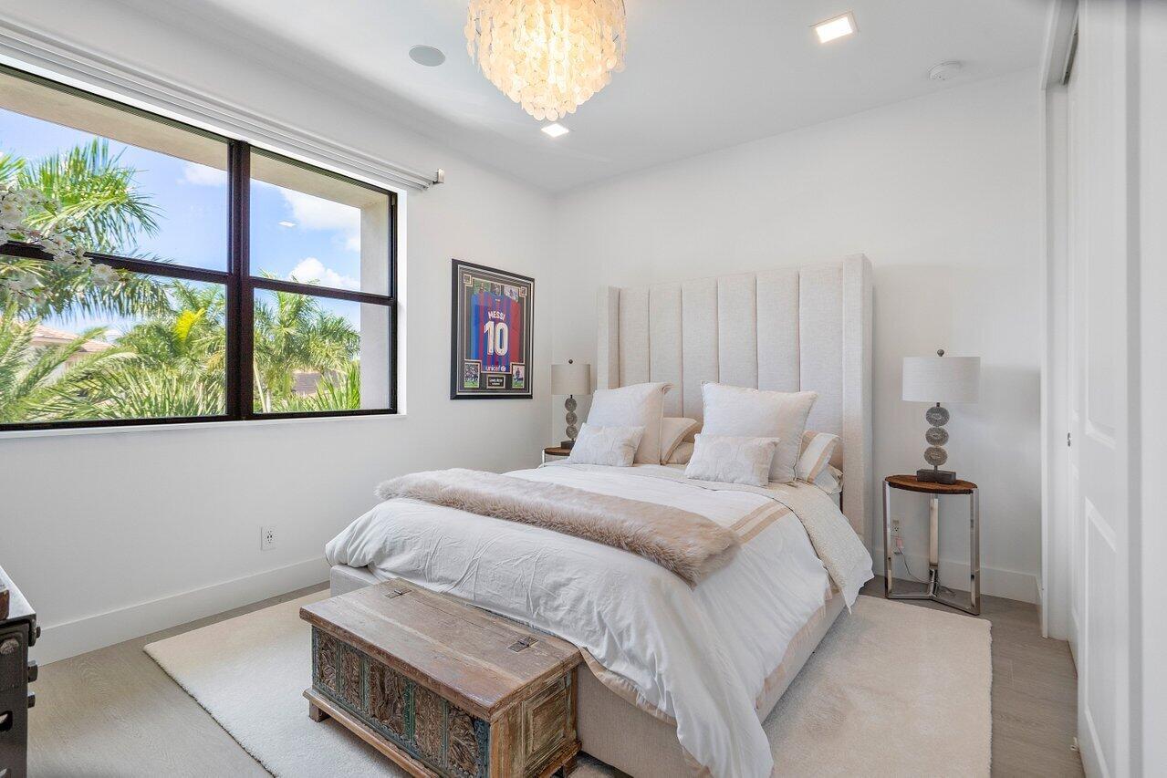 THE OAKS AT BOCA RATON - Residential