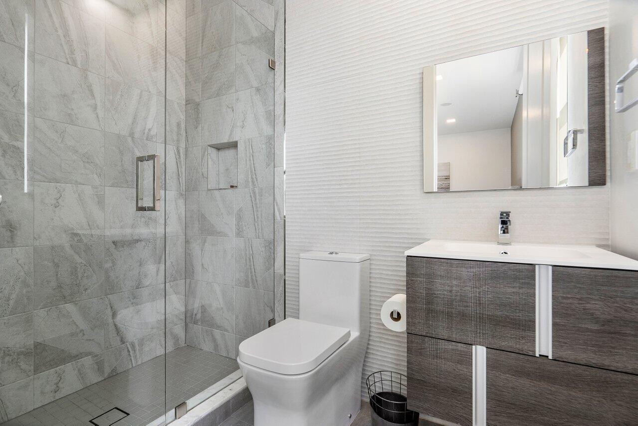 THE OAKS AT BOCA RATON - Residential