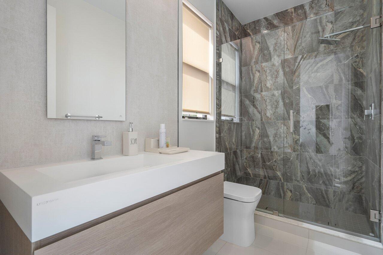 THE OAKS AT BOCA RATON - Residential