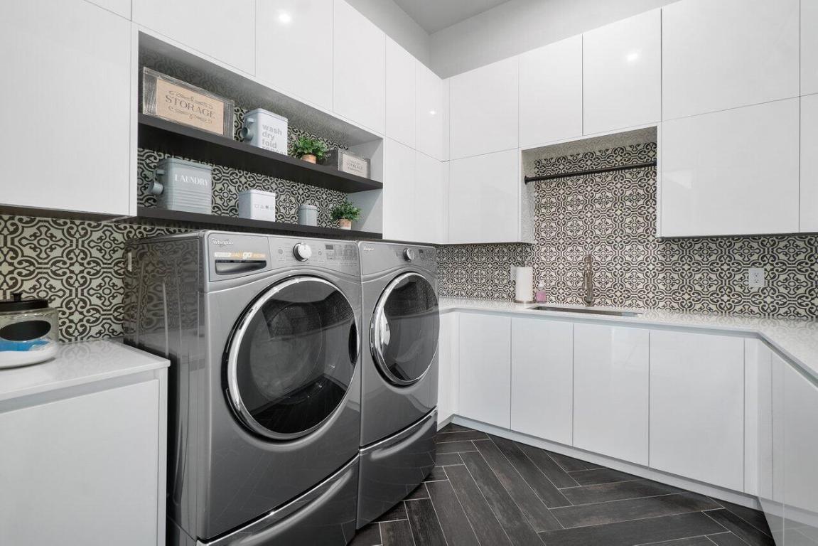 THE OAKS AT BOCA RATON - Residential