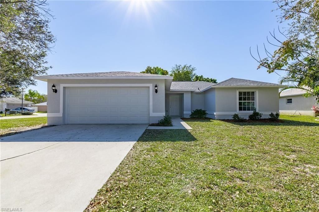 Photo of 662 Lake Wellington Drive, Wellington, FL 33414 (MLS # B26020982)