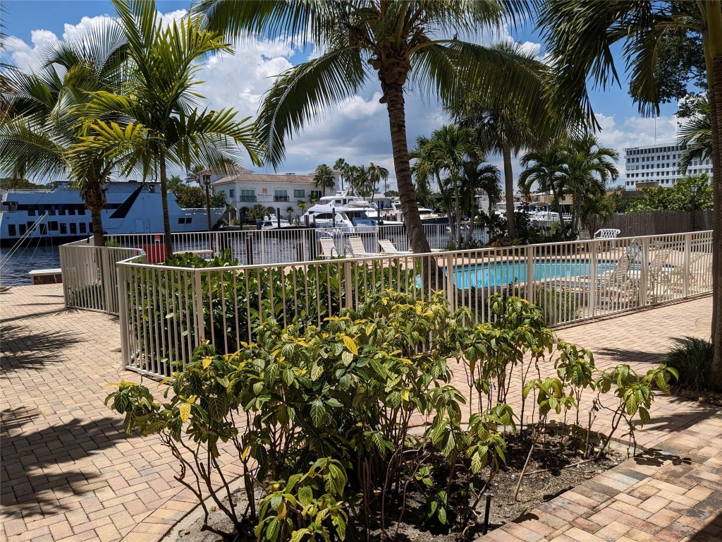 Middle River Villas - Residential