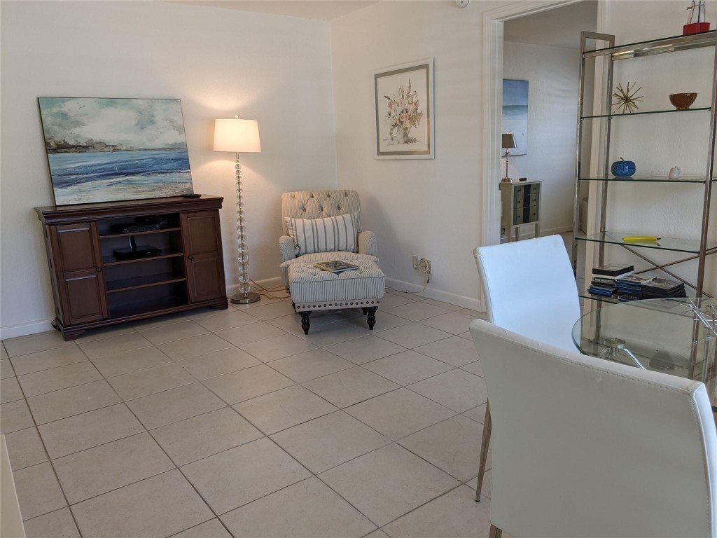 Middle River Villas - Residential