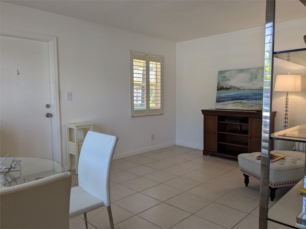 Middle River Villas - Residential