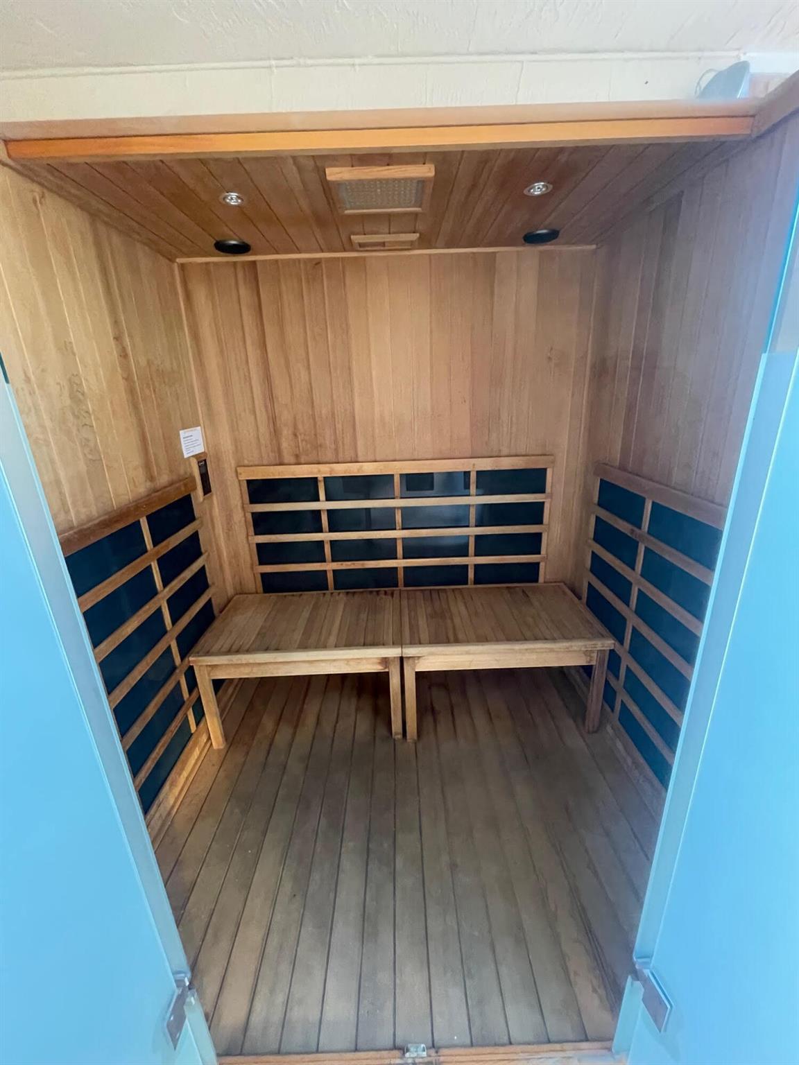 GROVE VILLAGE CONDO - Residential Lease