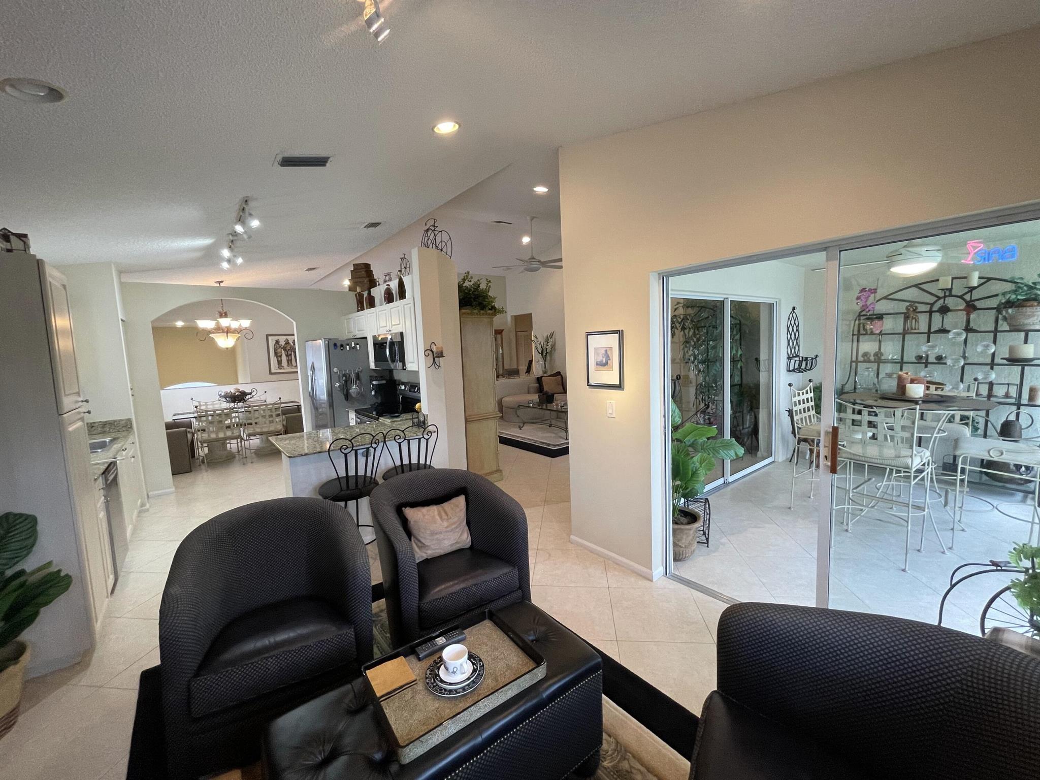 GROVE VILLAGE CONDO - Residential Lease