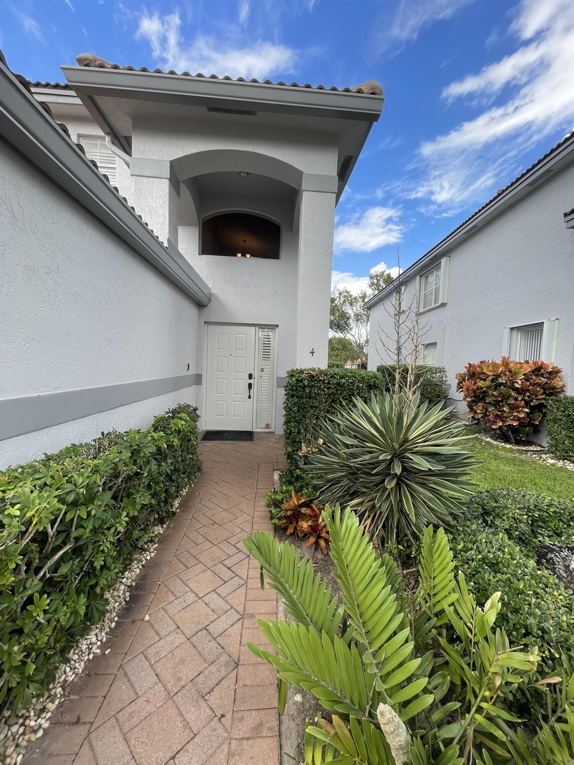 GROVE VILLAGE CONDO - Residential Lease