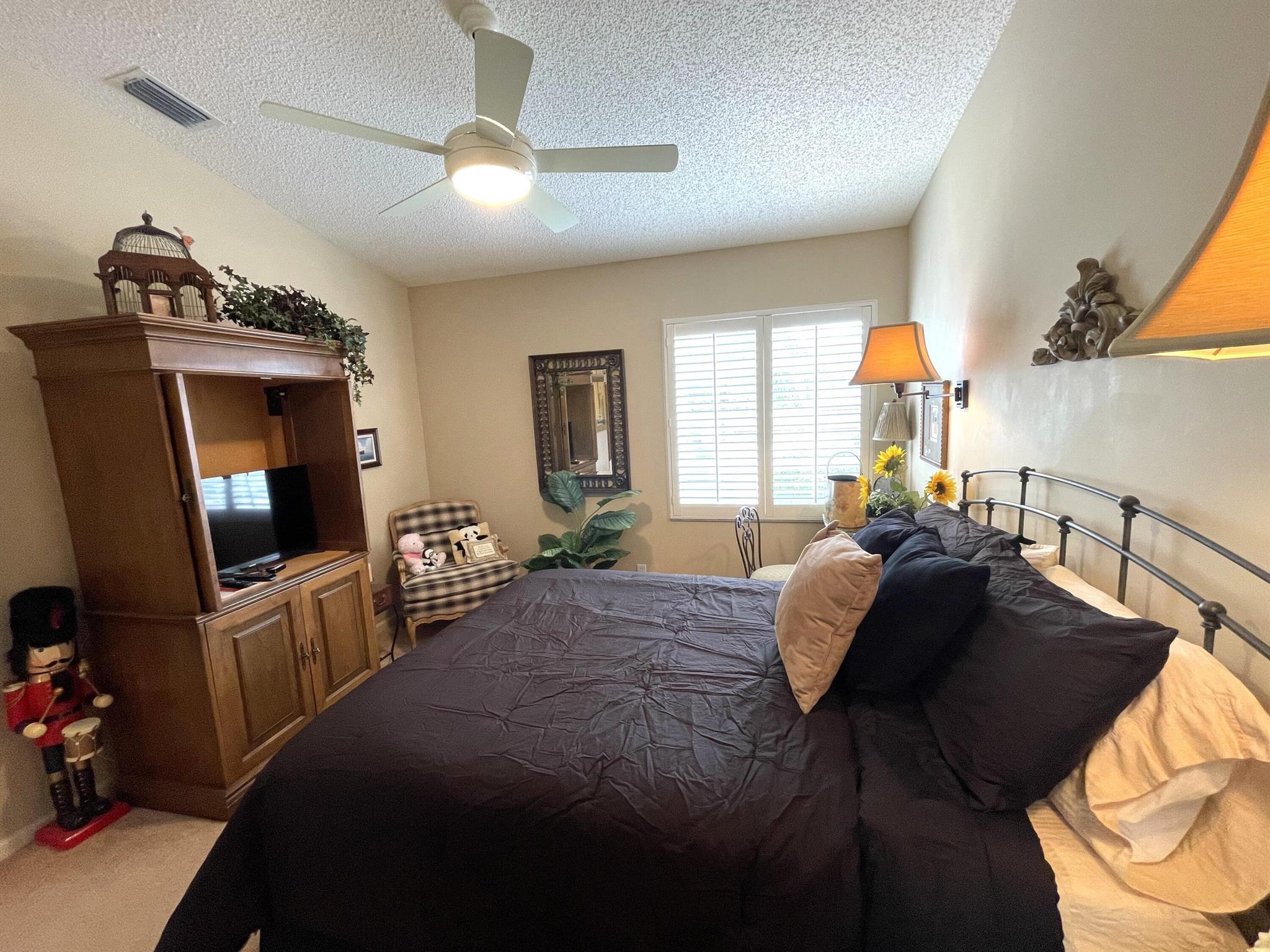 GROVE VILLAGE CONDO - Residential Lease