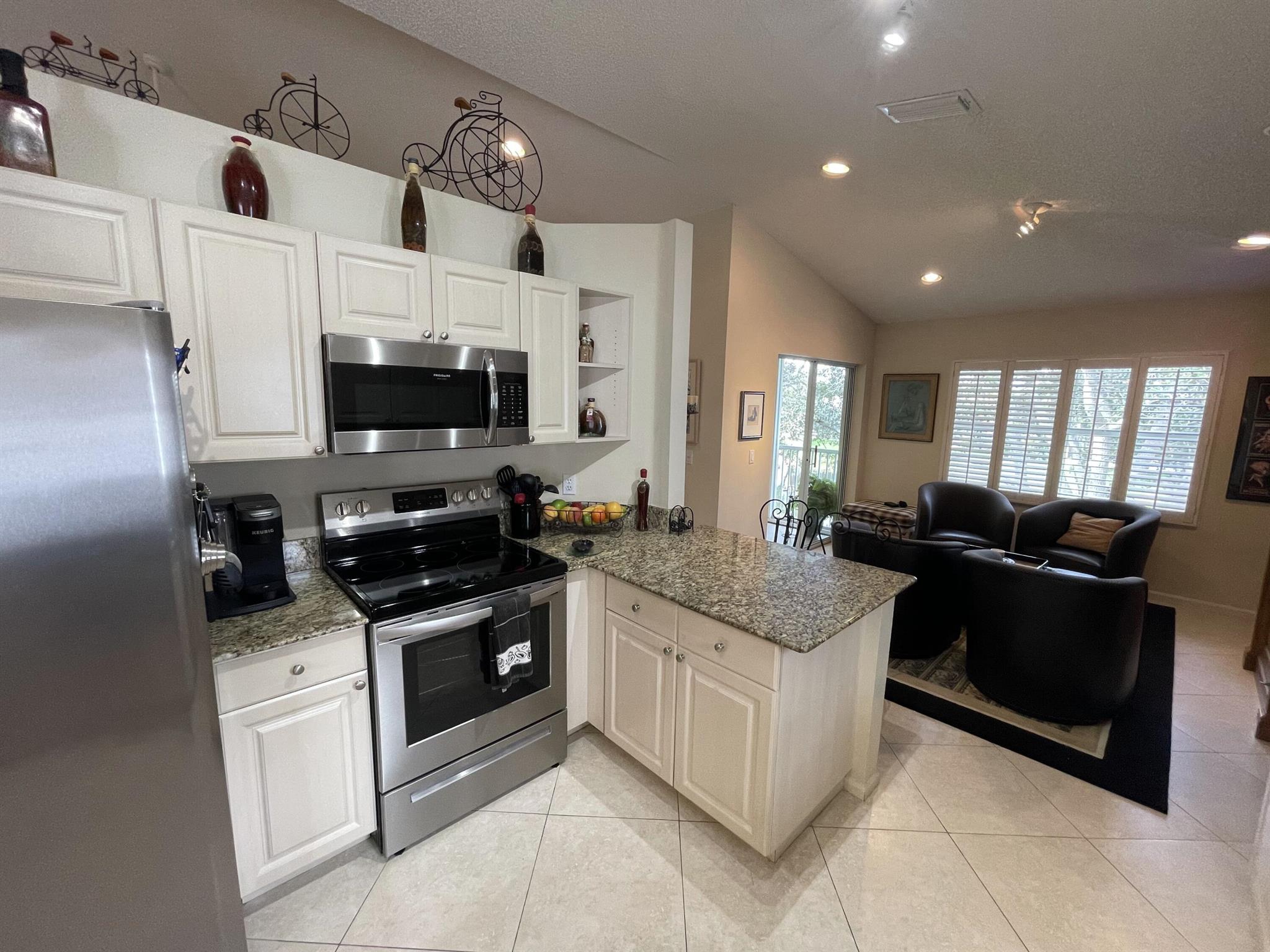 GROVE VILLAGE CONDO - Residential Lease