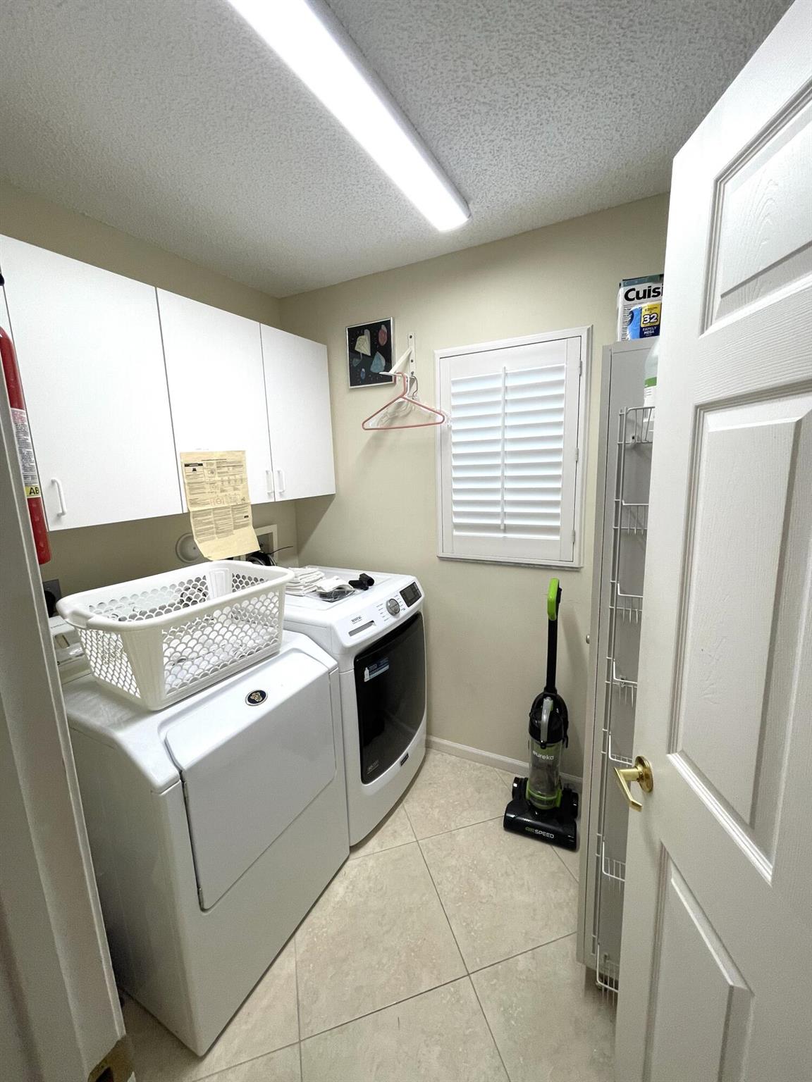 GROVE VILLAGE CONDO - Residential Lease