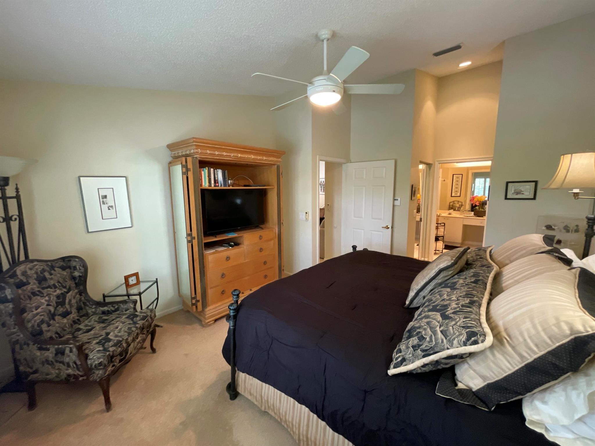 GROVE VILLAGE CONDO - Residential Lease