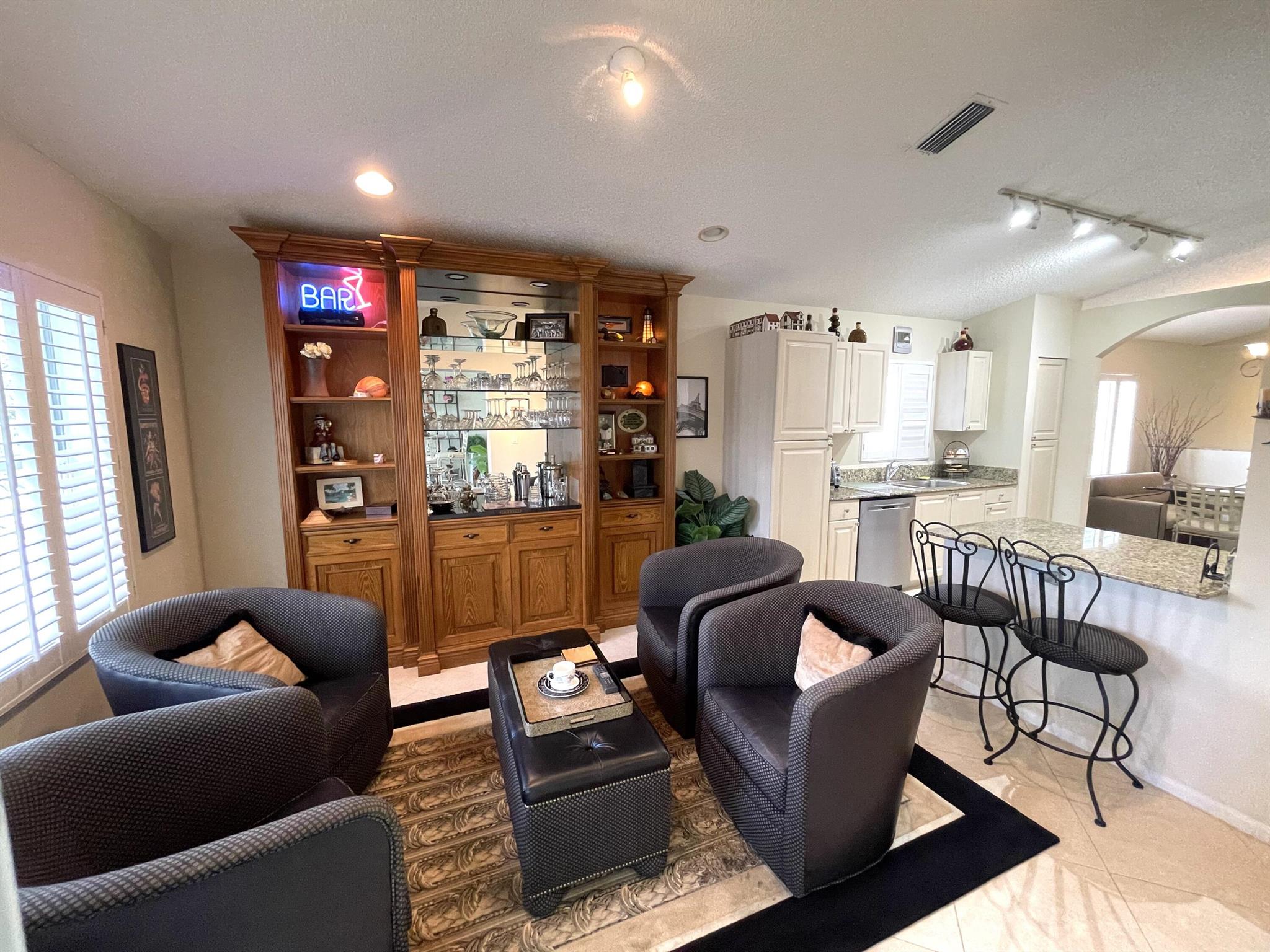 GROVE VILLAGE CONDO - Residential Lease