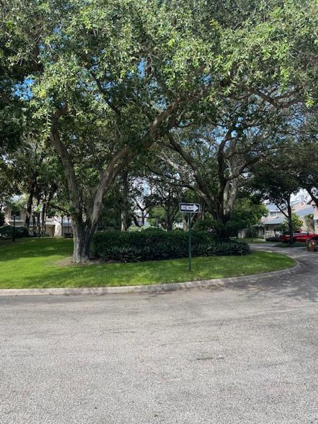 Photo of 2078 Discovery Circle E, Deerfield Beach, FL 33442 (MLS # R11136569)