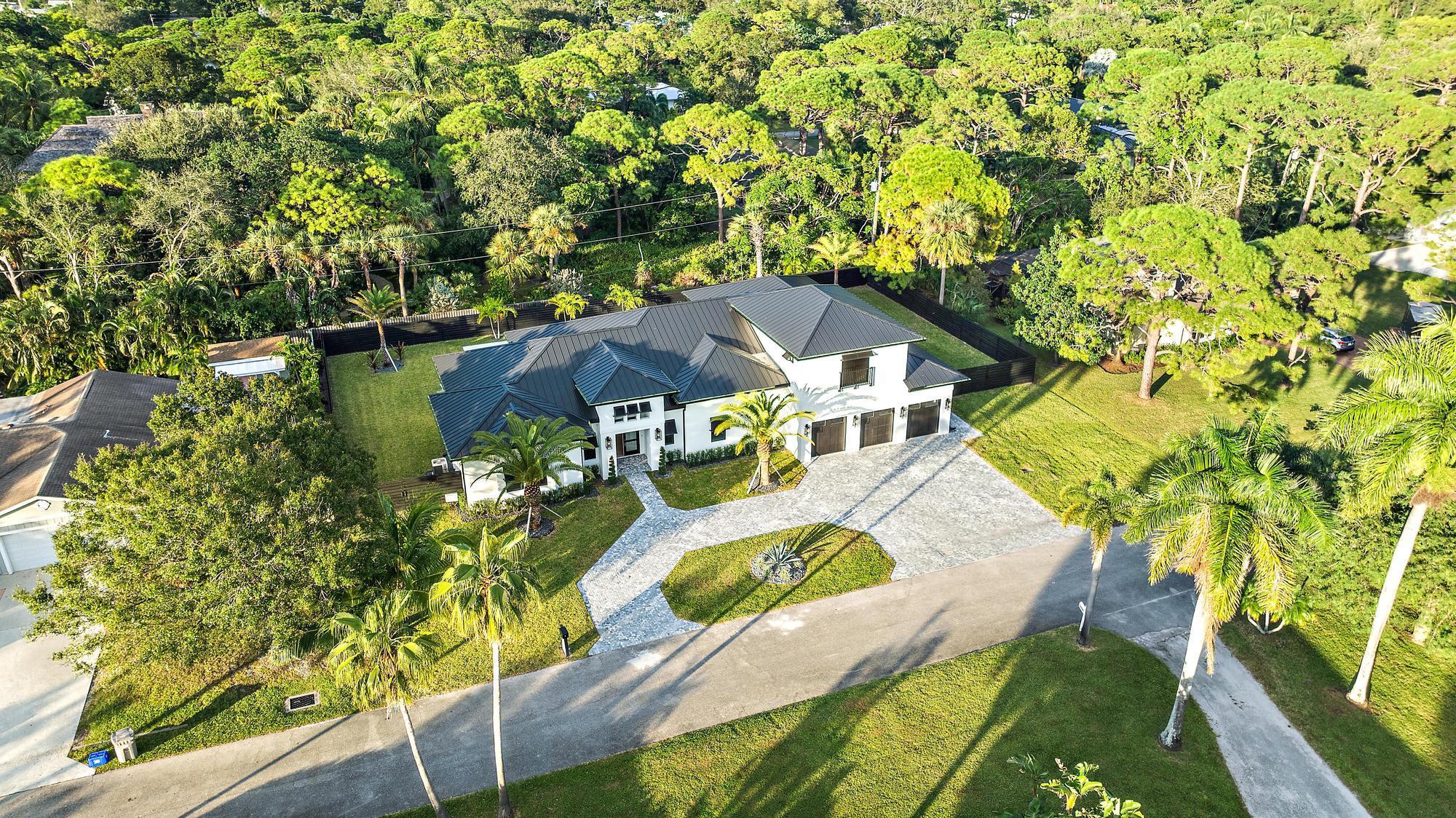 LOXAHATCHEE GARDENS IN - Residential