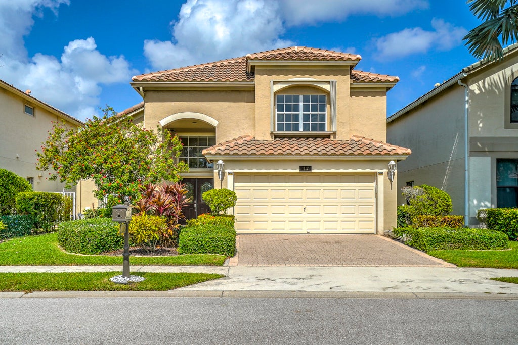 Photo of 1117 AVONDALE Court, West Palm Beach, FL 33409 (MLS # B26072128)