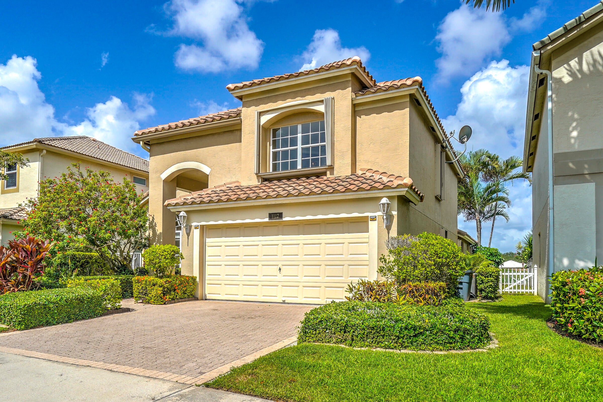 1117 AVONDALE Court