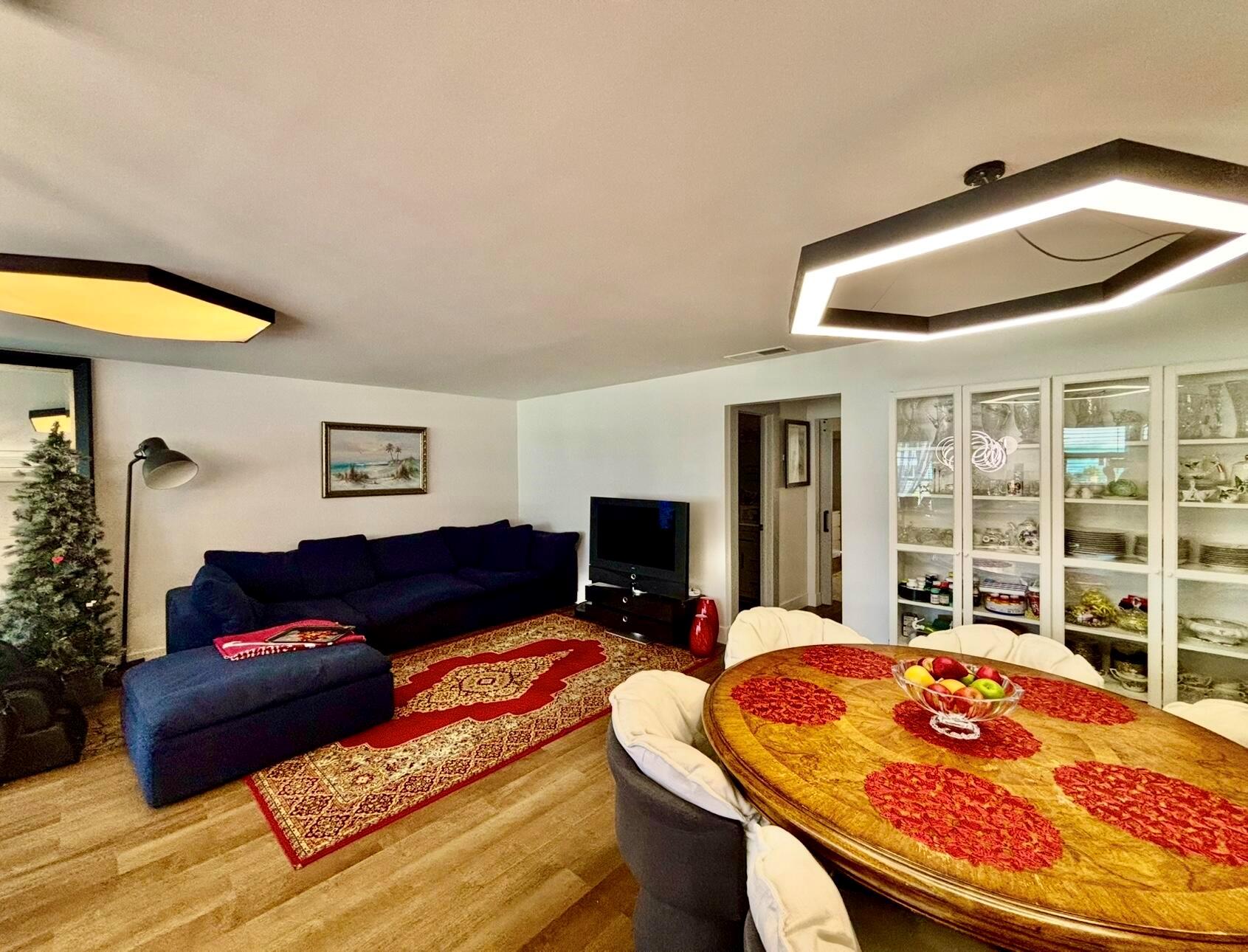 HIGH POINT CONDO SEC 3 - Residential