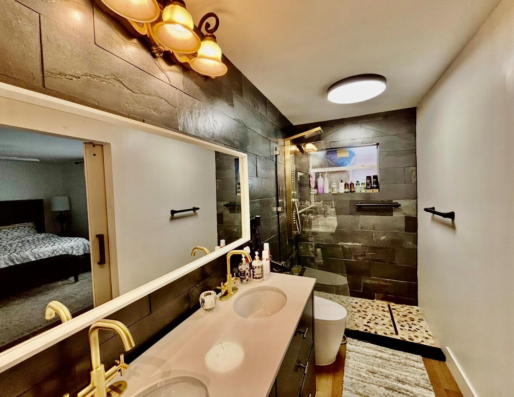 HIGH POINT CONDO SEC 3 - Residential