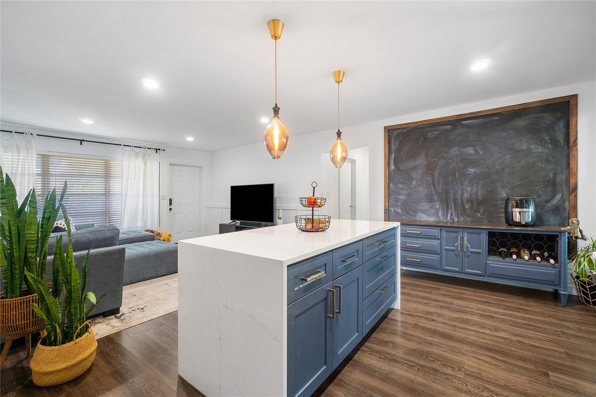 KELSEY CITY - Residential