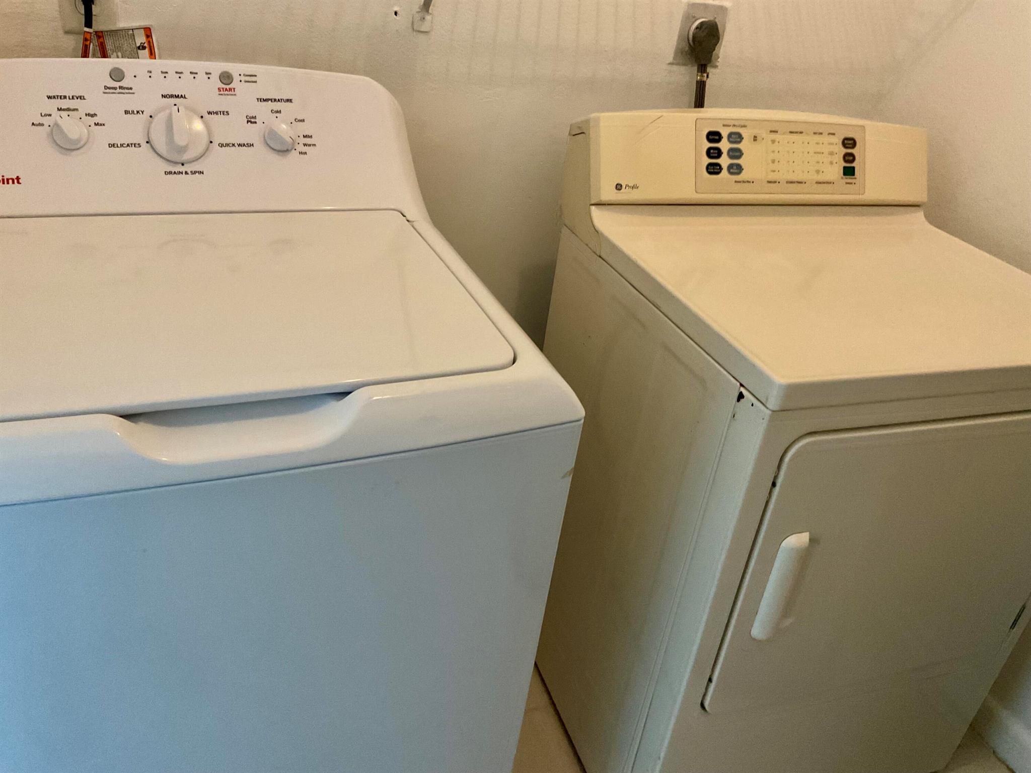 VILLAS OF WINDMILL POINT - Residential Lease