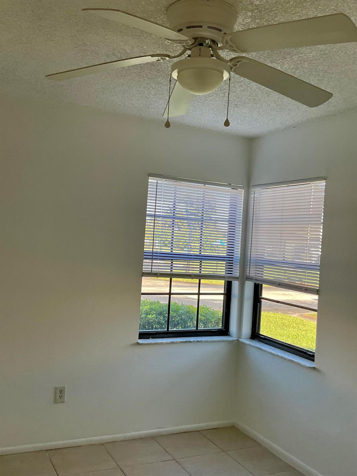 VILLAS OF WINDMILL POINT - Residential Lease