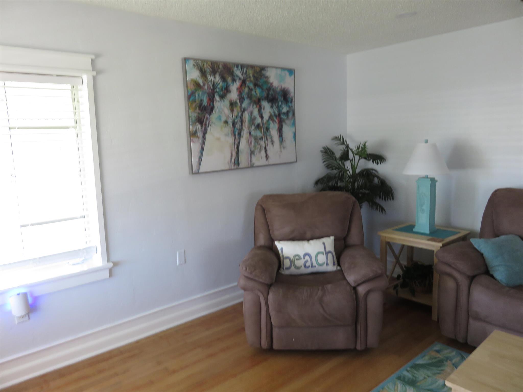 402 W Ocean Avenue