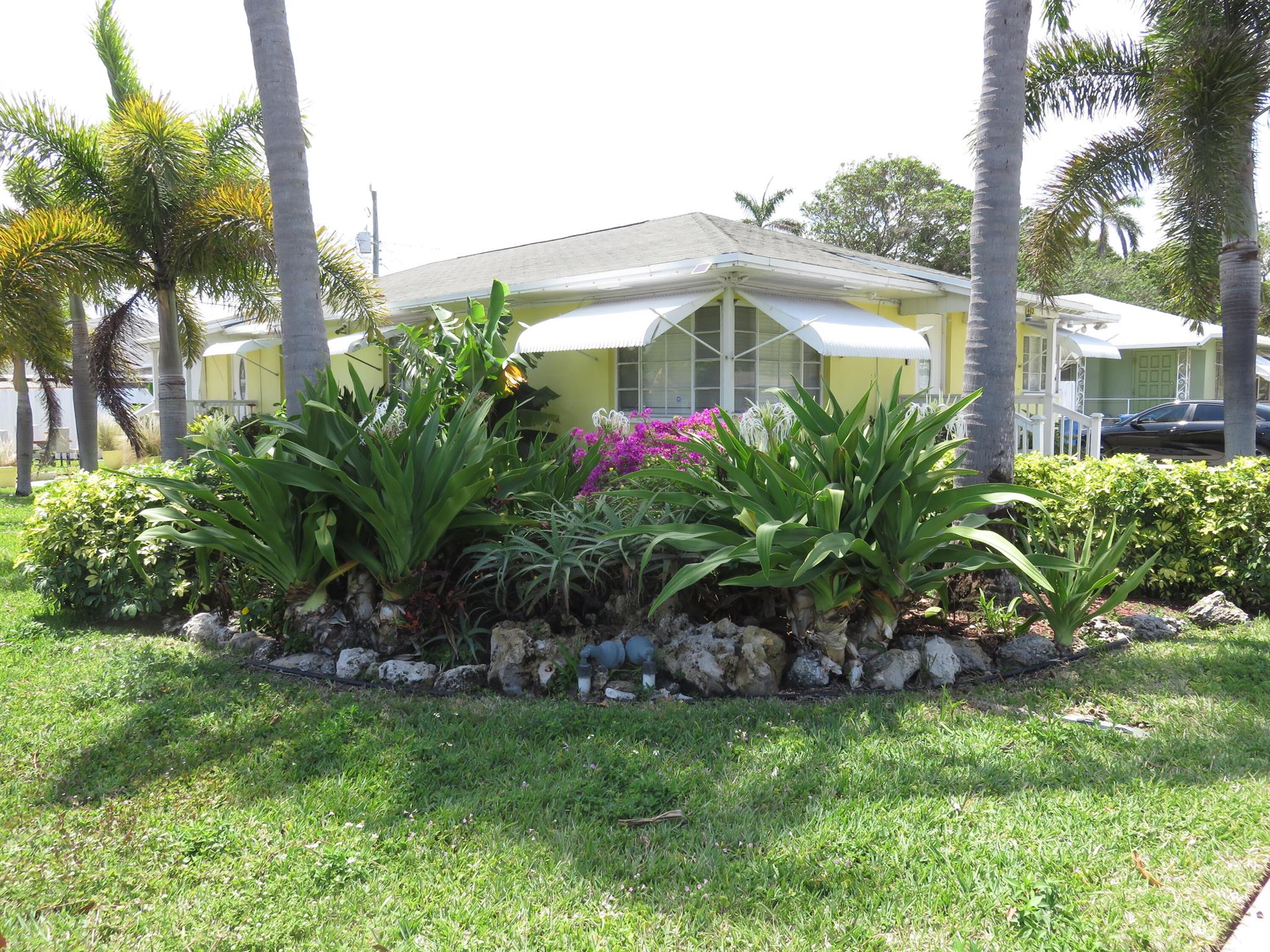 402 W Ocean Avenue