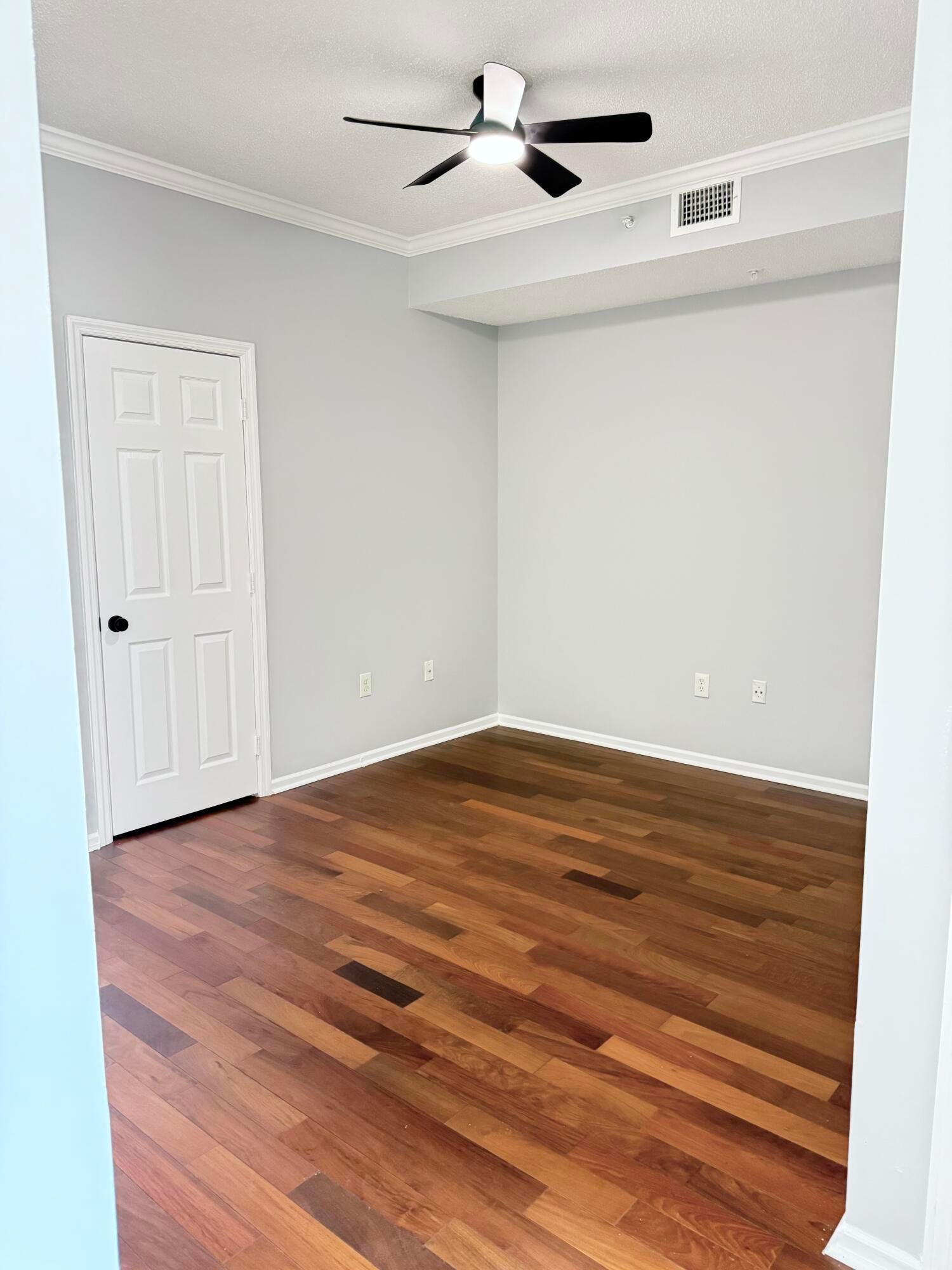 Properties 2080 Greenview Shores Boulevard 413