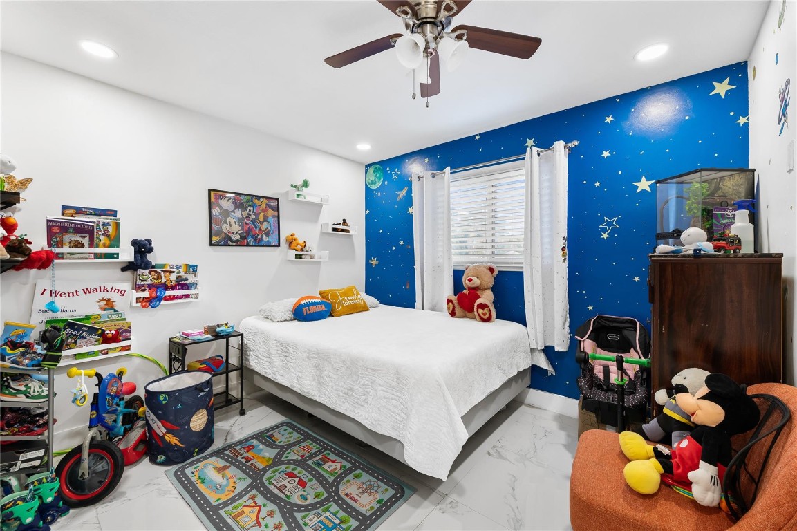 Chevy Chase 70-36 B - Residential