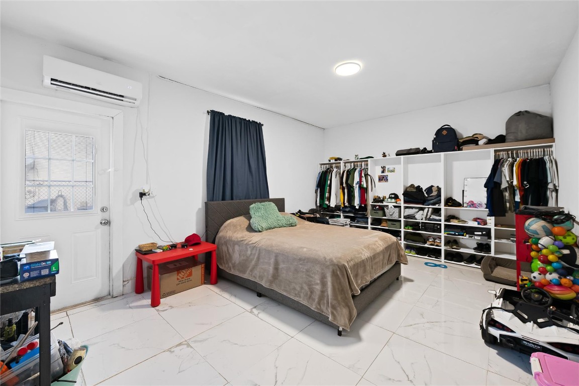 Chevy Chase 70-36 B - Residential