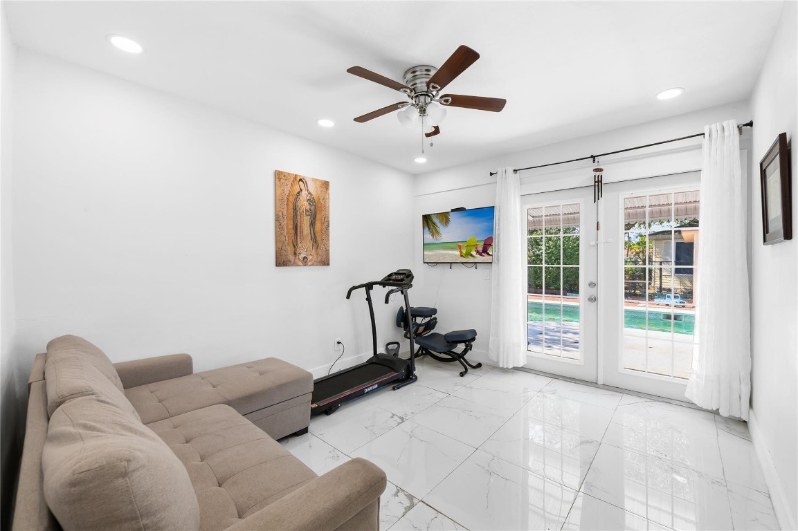 Chevy Chase 70-36 B - Residential