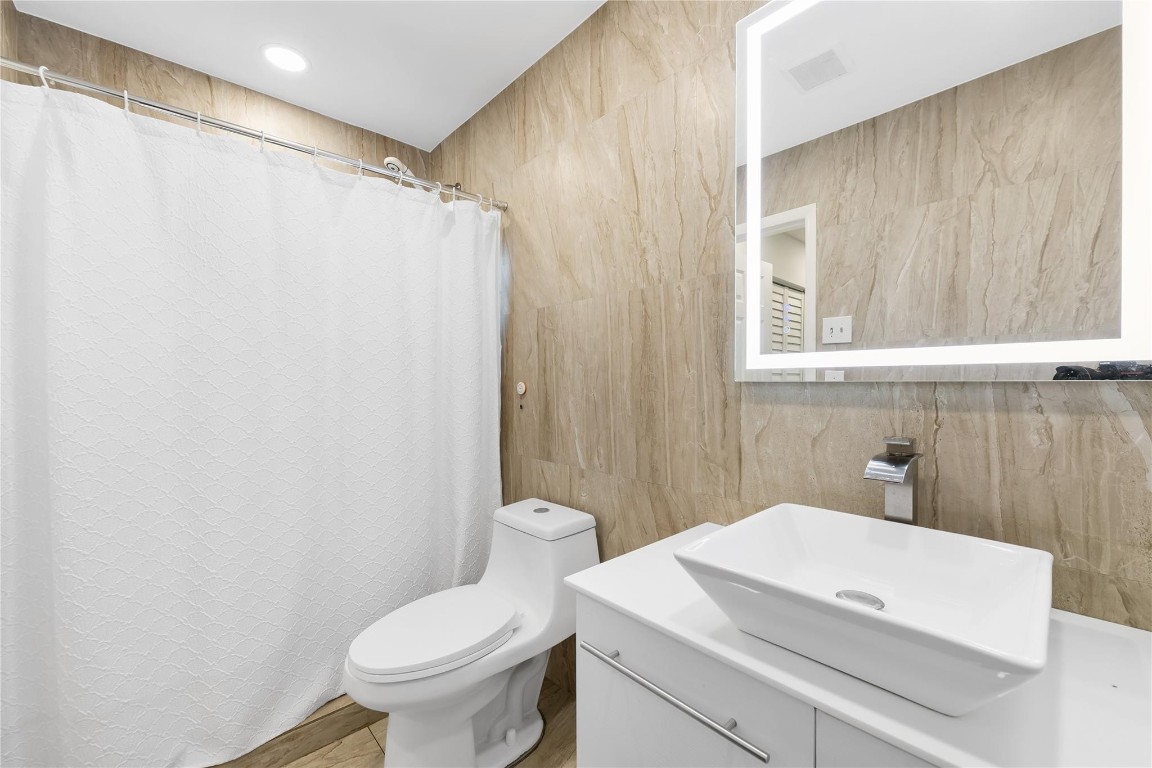 Chevy Chase 70-36 B - Residential