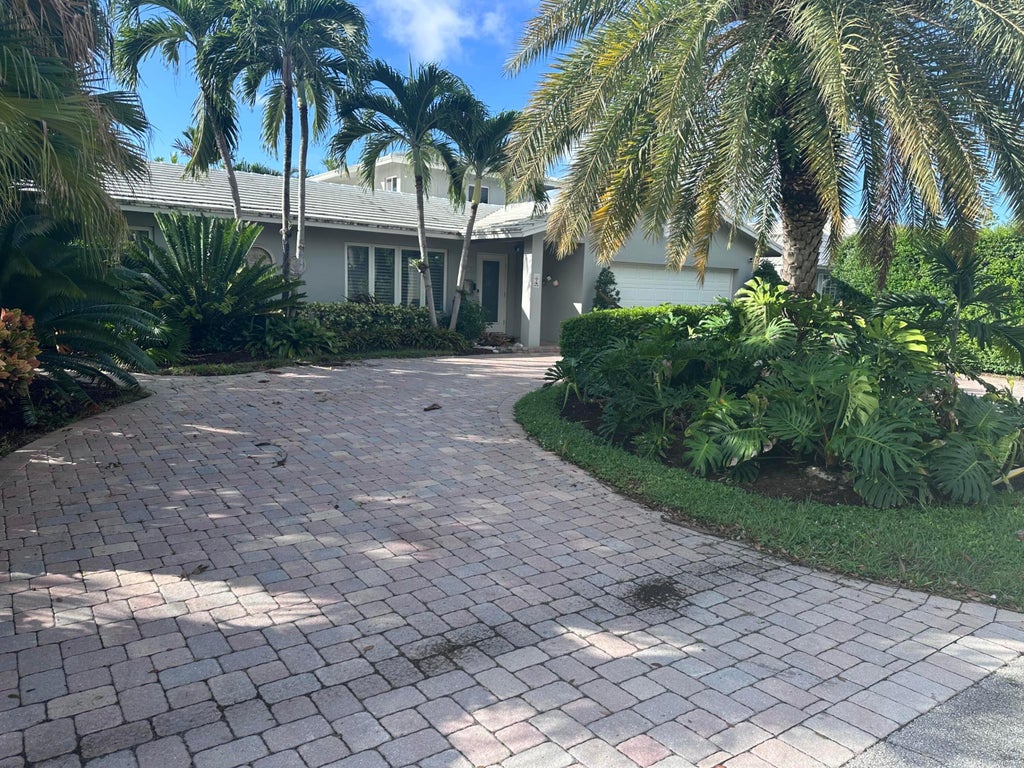 Photo of 2770 NE 57th Court, Fort Lauderdale, FL 33308 (MLS # B26094152)