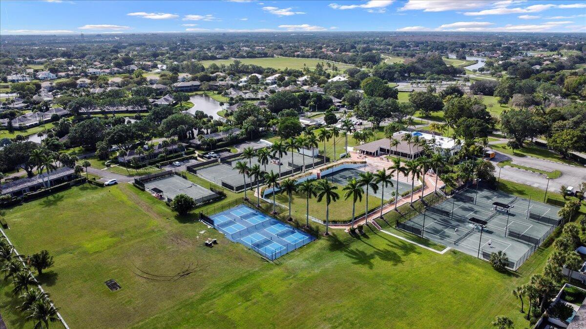 TENNIS LODGES 1 CONDO - Residential Lease