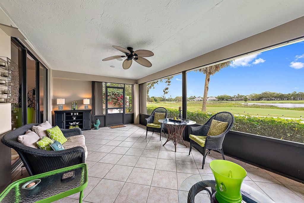 Photo of 130 Coventry Place, Palm Beach Gardens, FL 33418 (MLS # R11065942)