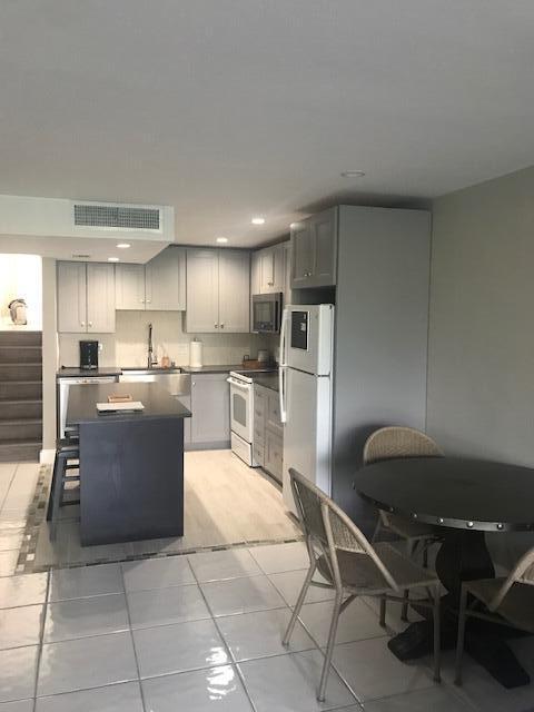 LAVERS DELRAY RACQUET CLUB CONDO - Residential