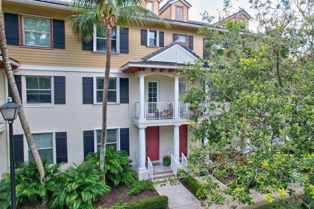 Photo of 4114 Greenway Drive, Jupiter, FL 33458 (MLS # R10911033)