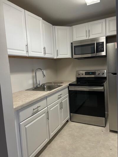 37 Kingswood B 37