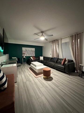 HERITAGE VILLAGE OF P B LAKES - Residential